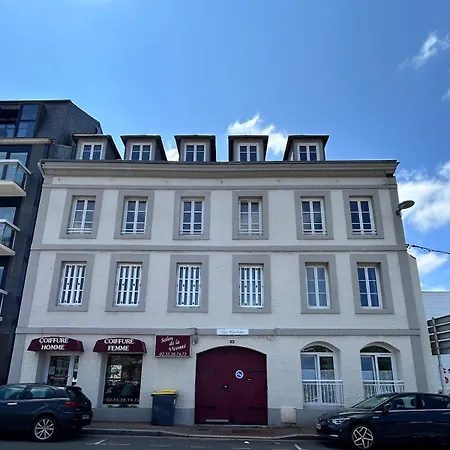 Avec Terrasse Apartment *